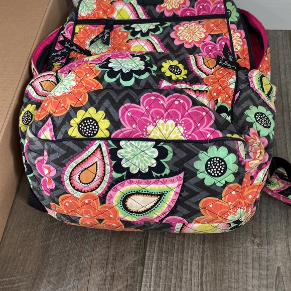Rarely used Vera Bradley book bag! Perfect for school. Fits a laptop! - Picture 5 of 5